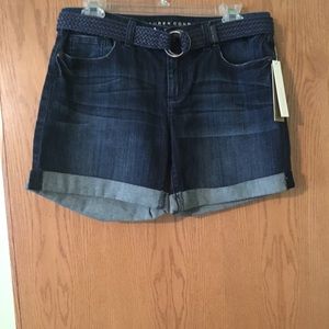 NWT Lauren Conrad dark wash Jean shorts w/belt